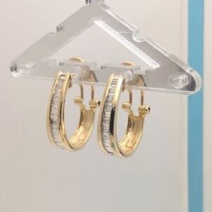 Beautiful 14K Gold Baguette Diamond Earrings Omega Clasps 1.00 CTW